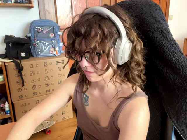 PlushPoutX webcam
