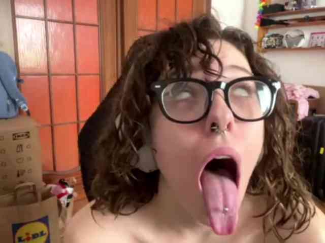 PlushPoutX webcam