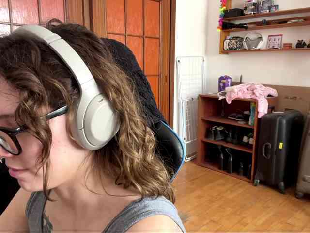 PlushPoutX webcam