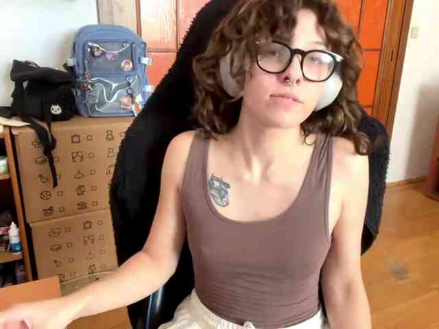 PlushPoutX webcam