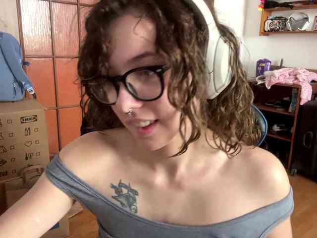 PlushPoutX webcam
