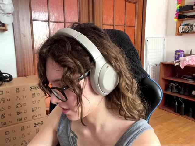 PlushPoutX webcam