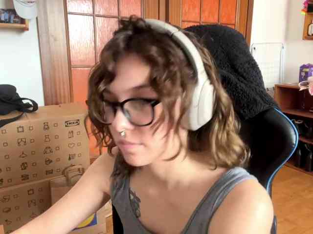 PlushPoutX webcam