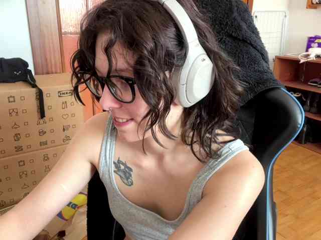 PlushPoutX webcam