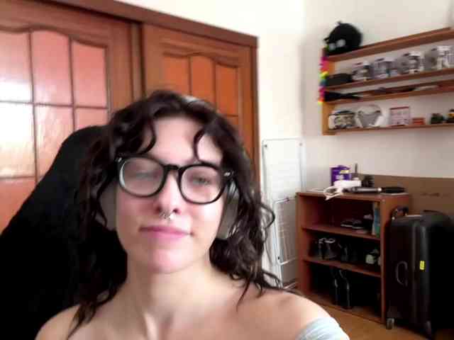 PlushPoutX webcam