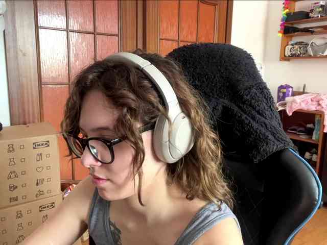 PlushPoutX webcam