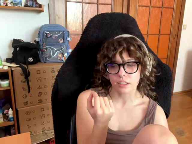 PlushPoutX webcam