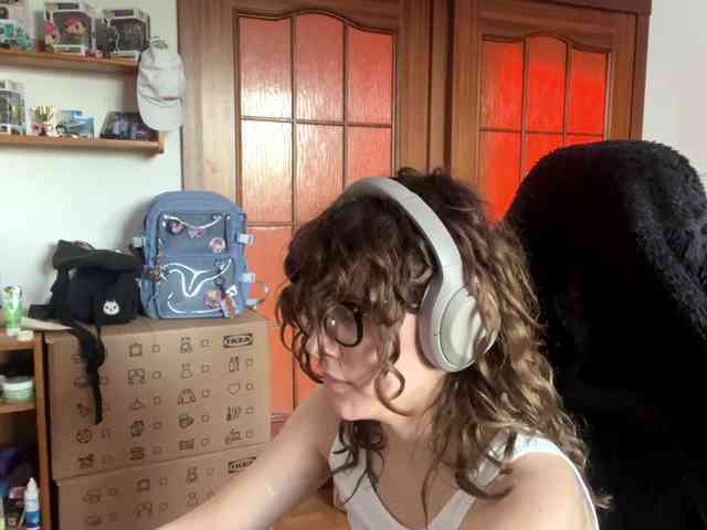 PlushPoutX webcam