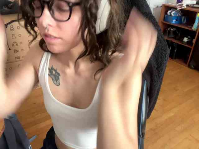 PlushPoutX webcam