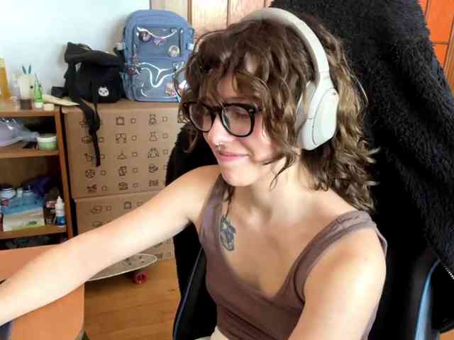 PlushPoutX webcam