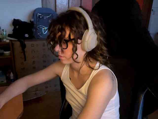 PlushPoutX webcam