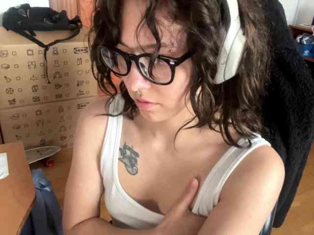 PlushPoutX webcam