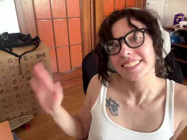 PlushPoutX webcam