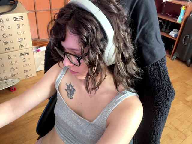 PlushPoutX webcam