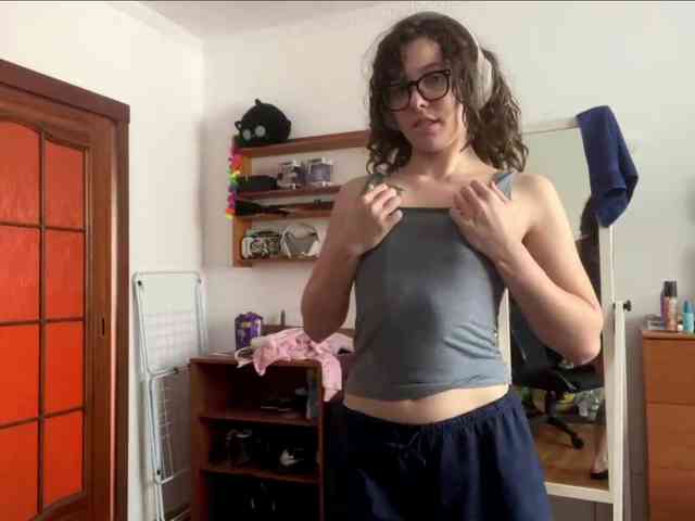 PlushPoutX webcam