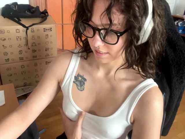 PlushPoutX webcam