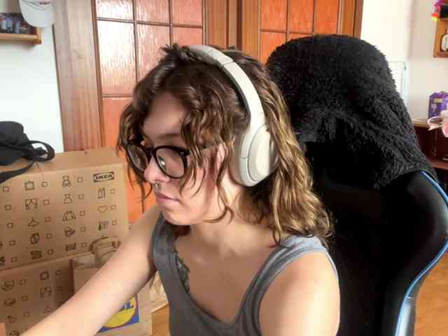PlushPoutX webcam