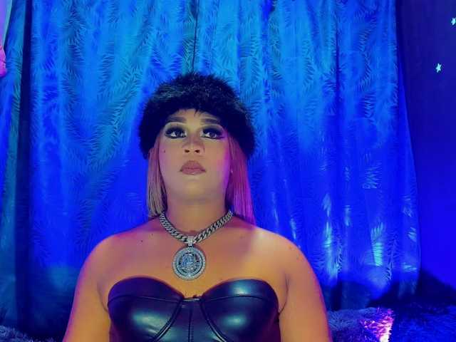 CristallGill live webcam show