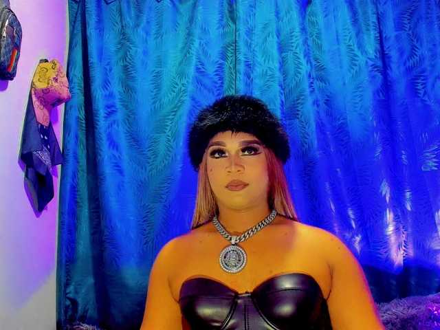 CristallGill live webcam show