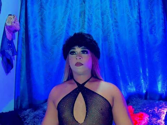 CristallGill live webcam show