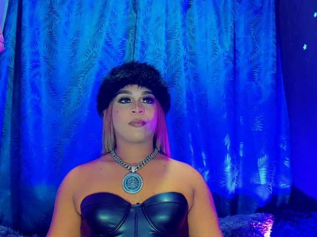 CristallGill live webcam show