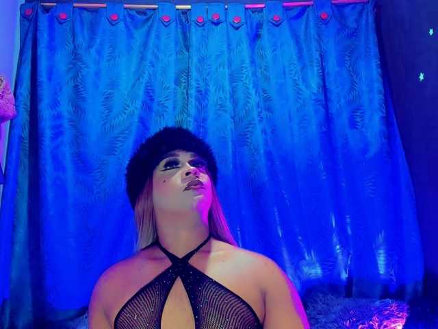 CristallGill live webcam show