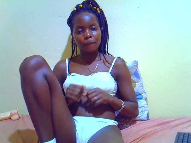 le modèle Naughtyher est en webcam porno dans un show sur le site bongacams, il possède les tags suivants: Ebony,Brunette,Shaved