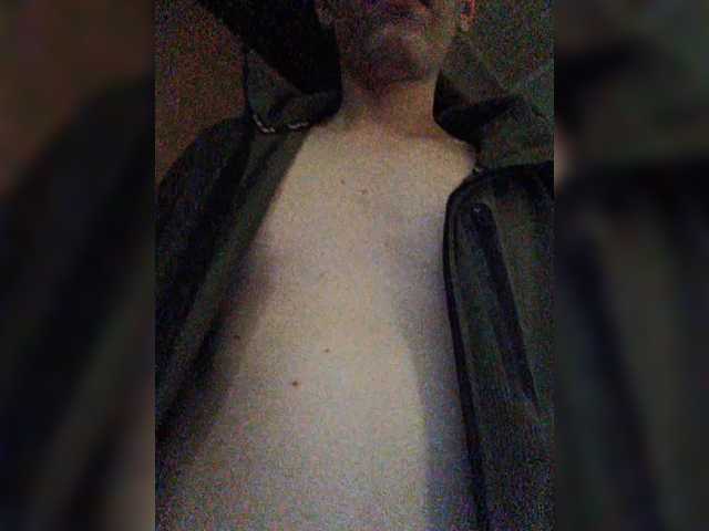 EmmaMiler live cam preview