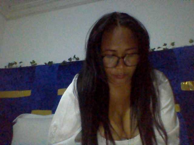 Myrahsexy live cam on BongaCams