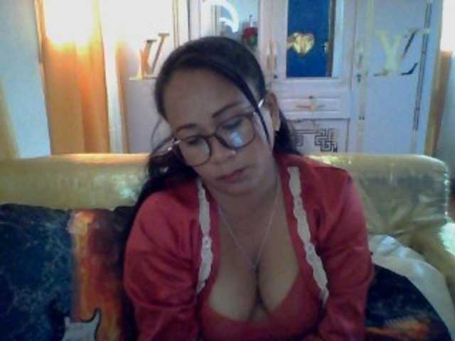 Myrahsexy live cam on BongaCams