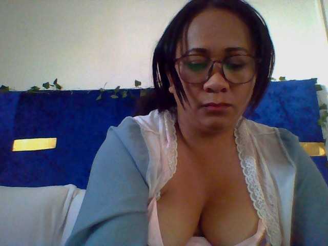 Myrahsexy live cam on BongaCams