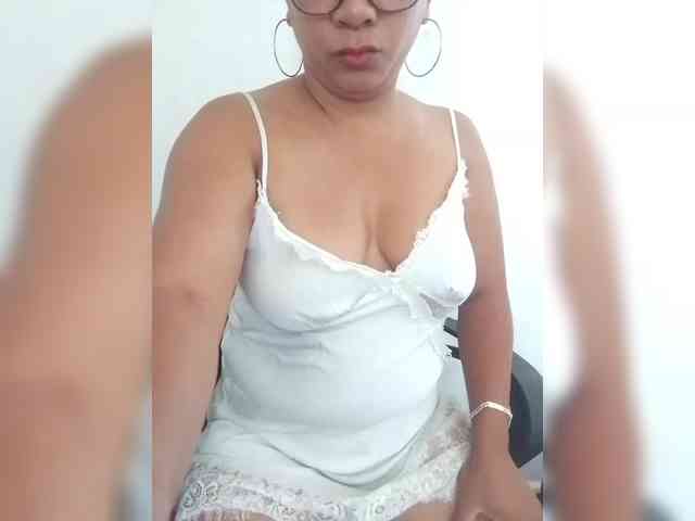 Myrahsexy Live Webcam on BongaCams