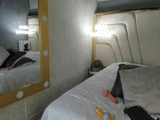 ThaisCeleste webcam