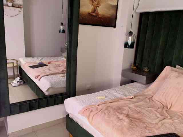 ThaisCeleste webcam
