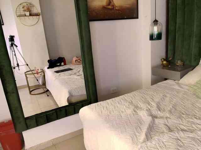 ThaisCeleste webcam