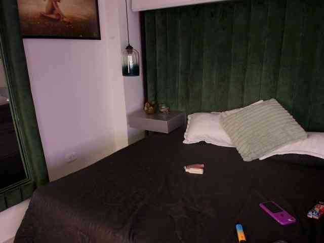 ThaisCeleste webcam
