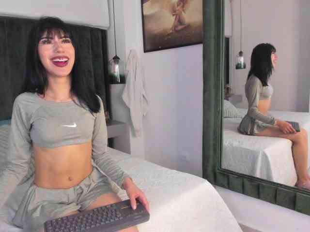 ThaisCeleste webcam