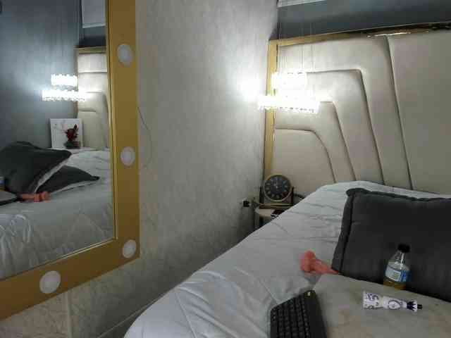 ThaisCeleste webcam