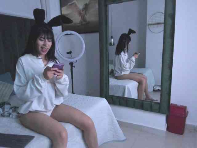 ThaisCeleste webcam