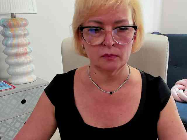 LunaFantasy webcam