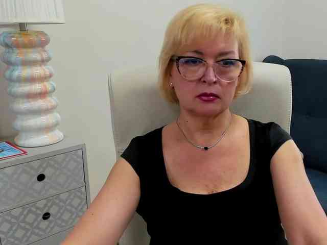 LunaFantasy webcam