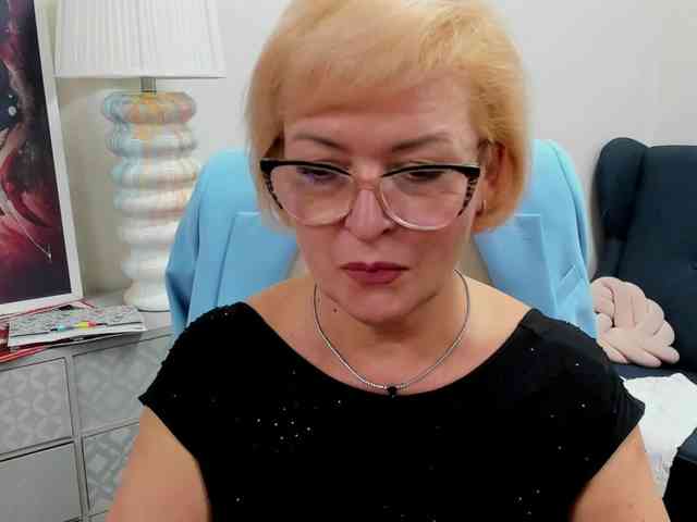 LunaFantasy webcam
