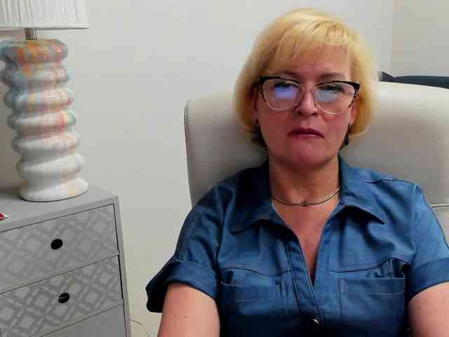 LunaFantasy webcam
