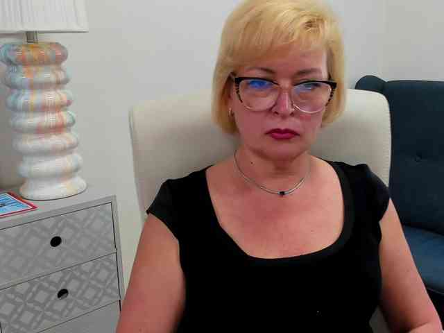 LunaFantasy webcam