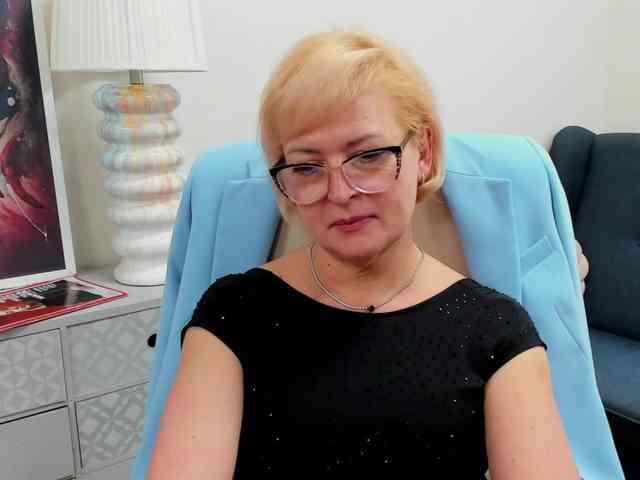 LunaFantasy webcam