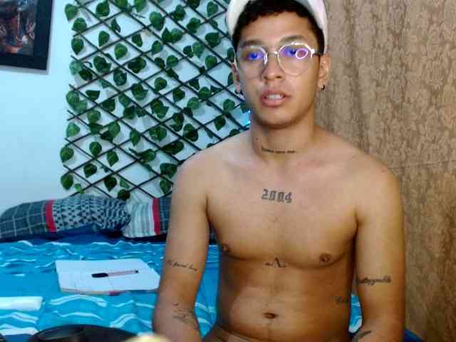 DirtyLatin Sex Cam Show