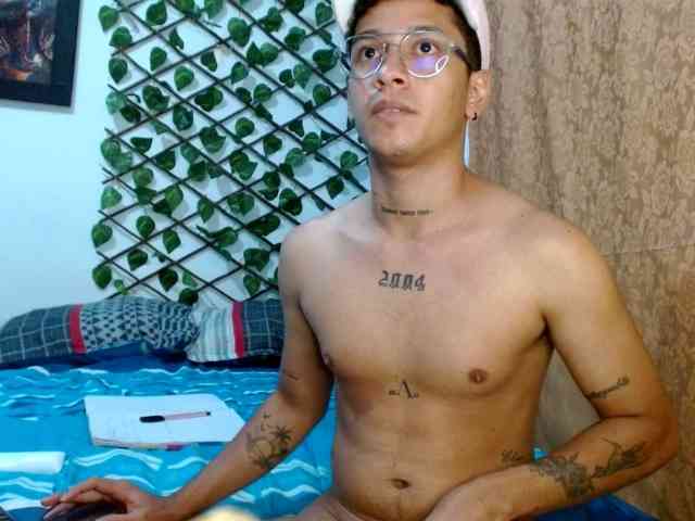 DirtyLatin Sex Cam Show