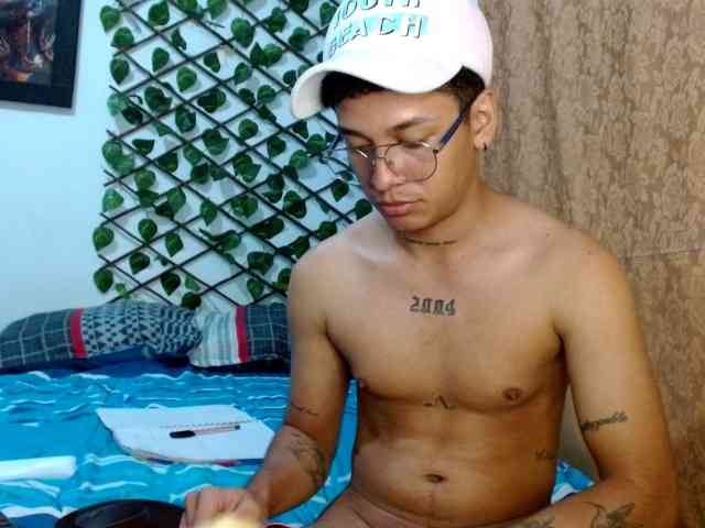 DirtyLatin Sex Cam Show