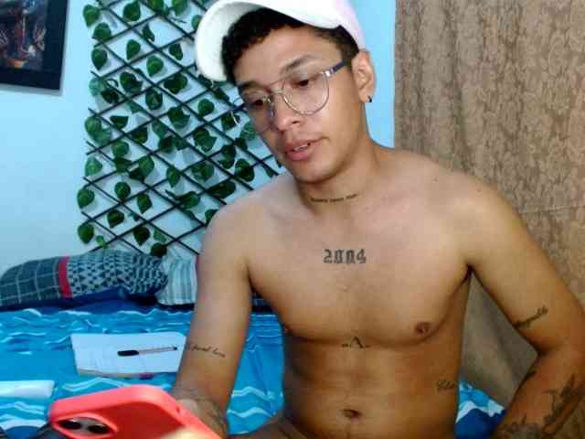 DirtyLatin Sex Cam Show