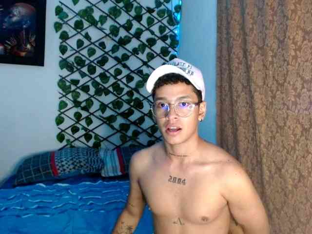 DirtyLatin Sex Cam Show